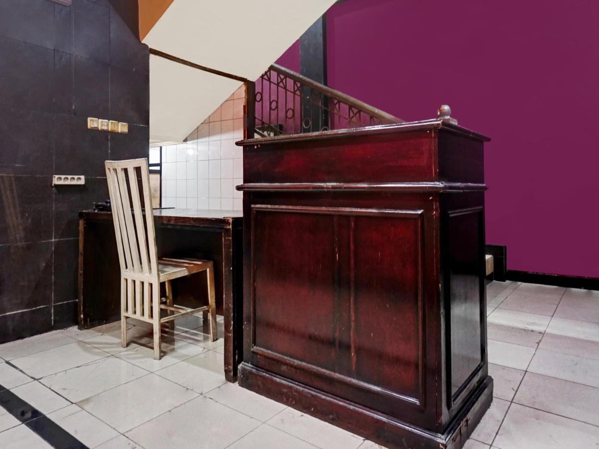 Oyo 90702 Wisma Tobana Kebayoran Mencil Luaran gambar