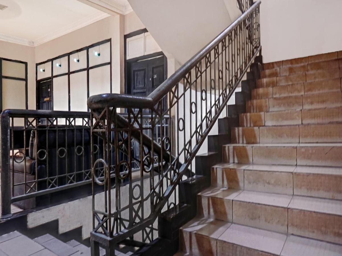 Oyo 90702 Wisma Tobana Kebayoran Mencil Luaran gambar