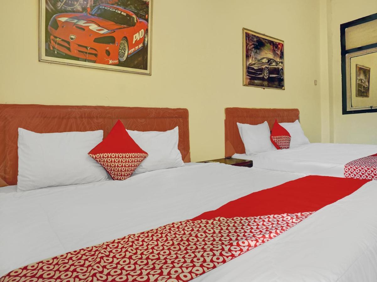 Oyo 90702 Wisma Tobana Kebayoran Mencil Luaran gambar