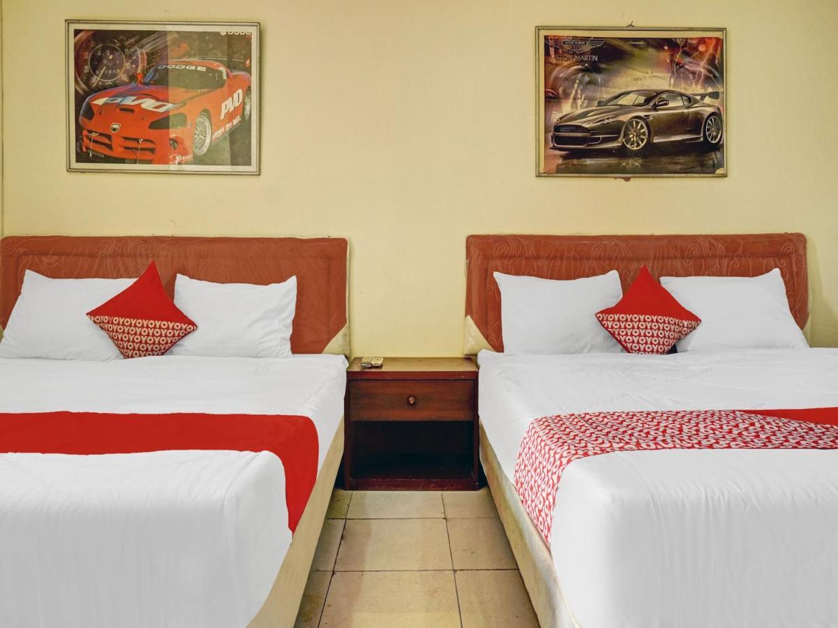 Oyo 90702 Wisma Tobana Kebayoran Mencil Luaran gambar